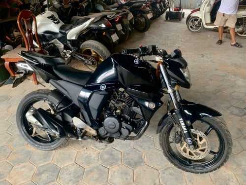 YAMAHA FZ