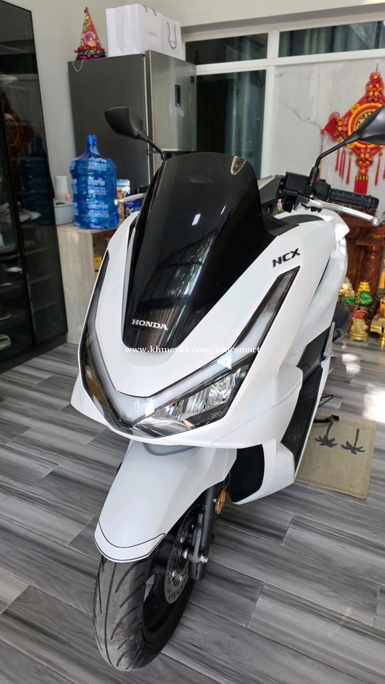 Honda PCX 125 ក្រដាស់ពន្ធ
