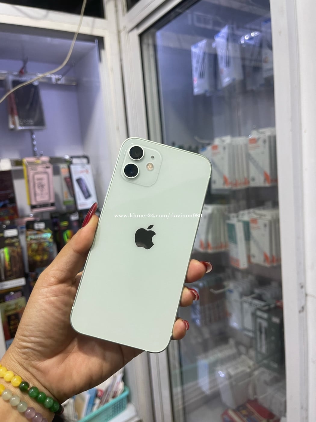 iPhone 12/64GB/LLថ្ម89%តួរស្អាតសុីនសានុំ(ធានា១ខែលើម៉ាសុីន)