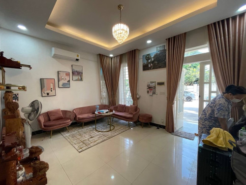 ផ្ទះសម្រាប់ជួលនៅជ្រោយចង្វារ