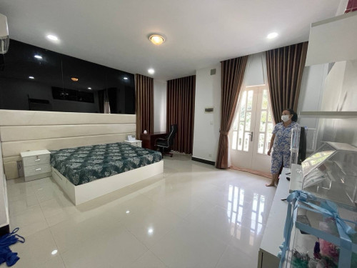 ផ្ទះសម្រាប់ជួលនៅជ្រោយចង្វារ