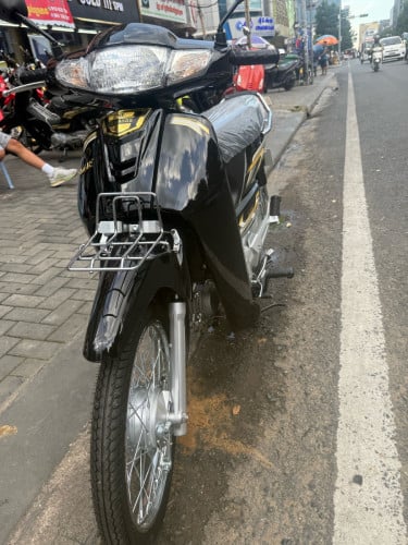 ម៉ូតូថ្មីកេះ មិនទាន់មានស្លាកលេខ