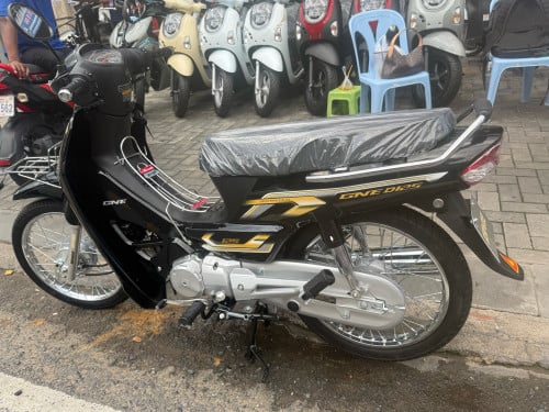 ម៉ូតូថ្មីកេះ មិនទាន់មានស្លាកលេខ