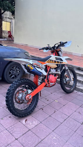 ចង់់លក់ដូសេរី