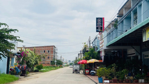ផ្ទះលក់នៅម្តុំក្រាំងធ្នង់សែនសុខ
