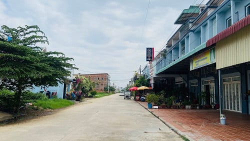 ផ្ទះលក់នៅម្តុំក្រាំងធ្នង់សែនសុខ