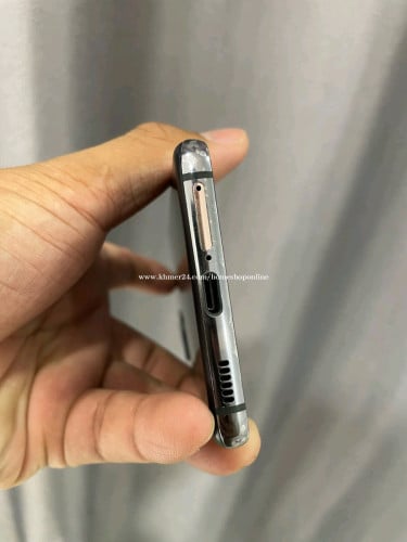 សាណុំដើរលឿន ថ្មកាន់
