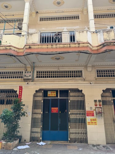 ផ្ទះ​ល្វែង​សម្រាប់​លក់​ នៅ​ម៉ុង​ឌីយ៉ាល់​ ក្រោយ​ហាង​នំប៉័ង​បាយ័ន​