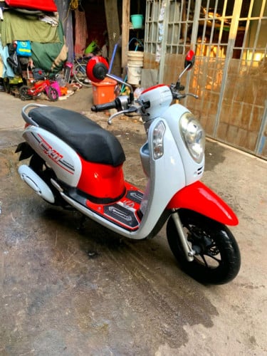 ម៉ូតូស្អាត មានពន្ធកាតគ្រី តម្លៃចរចារបាន