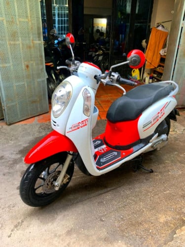 ម៉ូតូស្អាត មានពន្ធកាតគ្រី តម្លៃចរចារបាន