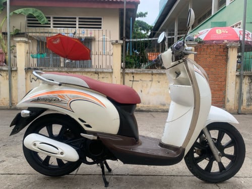 ម៉ូតូលក់​