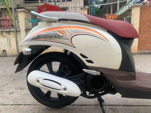 ម៉ូតូលក់​