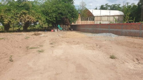 ដីលក់ ក្រុងអរិយក្សត្រ
