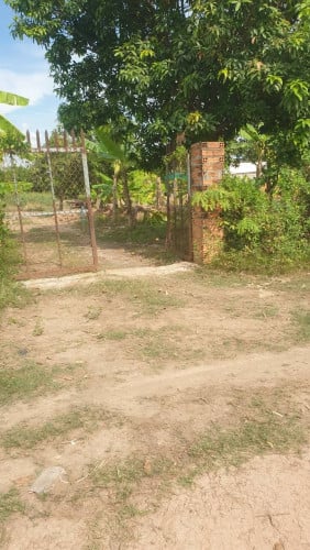 ដីលក់ ក្រុងអរិយក្សត្រ