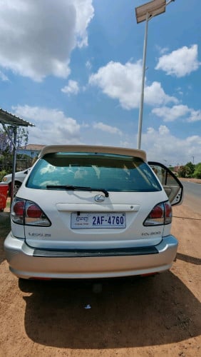 ឡានអ្នកធ្វើការមន្ត្រីរាជការ គាត់ជាម្ចាស់ដើម