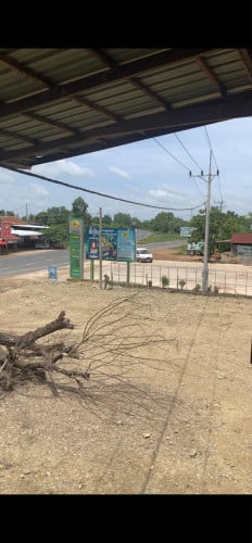 ទីតាំងល្អ​ចំផ្លូវបំបែកទៅស្ទឹងត្រែងក្រចេះ
