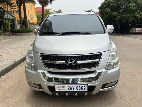 លក់ឡានស្តារិ. ឆ្នាំ 08. ទាំង. 3 គ្រឿង.  តំឡៃក្រោម. 1មុឺន សិទ្ធឡាស្អាត់ៗ.