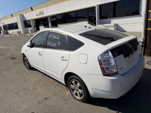 ឡានសាង:11900$ Prius08 full ស ក្នុងលឿងពូកស្បែកស៊ីន ឡានប្រើនៅរដ្ធកាលី