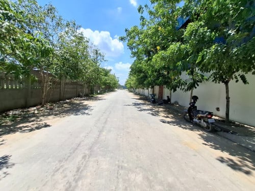 ឃ្លាំងសម្រាប់ជួលនៅ  ផ្លូវជាតិលេខ 2 ម្ដុំគួរស្រូវ / Warehouse for National Road No. 2 Phnom Penh