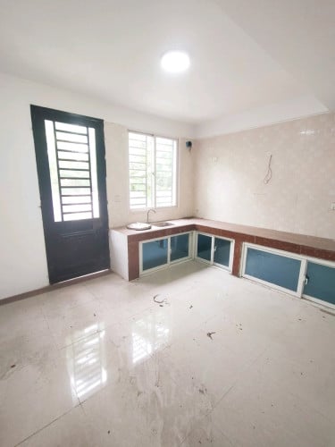 ផ្ទះជួល200$ ជិតផ្សារព្រែកហូរ តាខ្មៅ