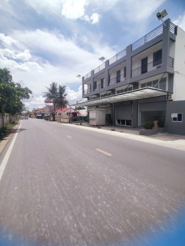 ផ្ទះកែង ជួល400$