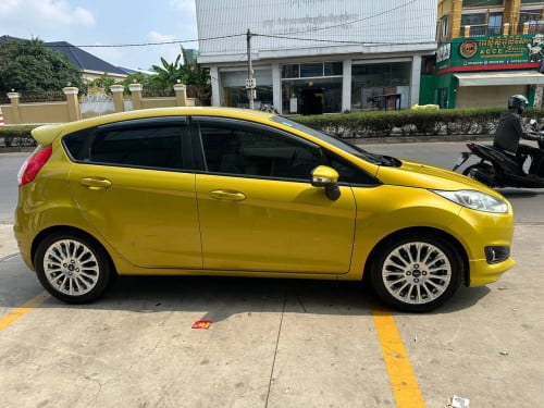 ថ្មីណាស់ Ford Fiesta 015 Full ហ្សុីនមួយជុំ