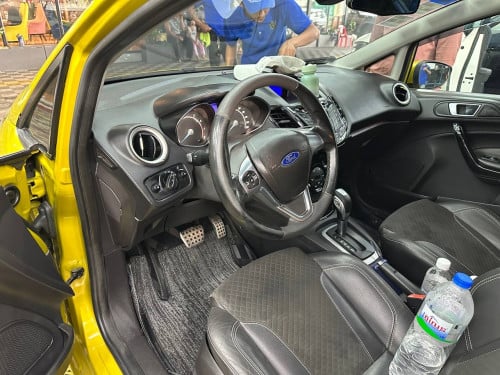 ថ្មីណាស់ Ford Fiesta 015 Full ហ្សុីនមួយជុំ