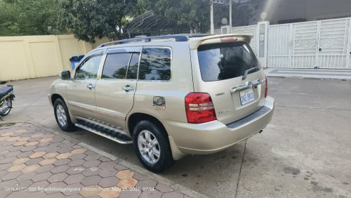 ឡានលក់ Highlander 01 បើកដំបូលប៉ុងពីរ លំដាប់មេឡាន