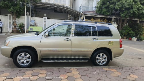 ឡានលក់ Highlander 01 បើកដំបូលប៉ុងពីរ លំដាប់មេឡាន