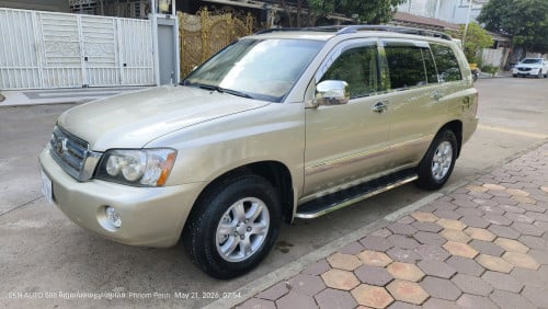 ឡានលក់ Highlander 01 បើកដំបូលប៉ុងពីរ លំដាប់មេឡាន
