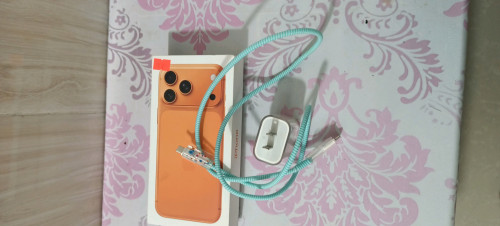 ឆ្នាំងសាកiphone 17 pro max zin