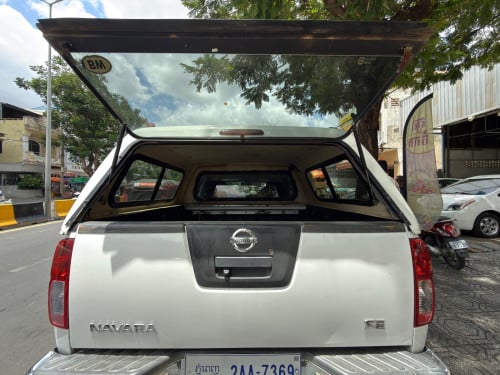 ឃ្លុបក្រោយឡាន Nissan navara / Frontier