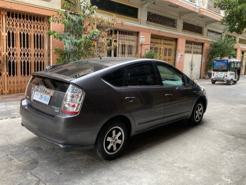 ឡានលក់ Prius 06 Full option