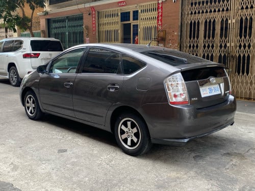 ឡានលក់ Prius 06 Full option