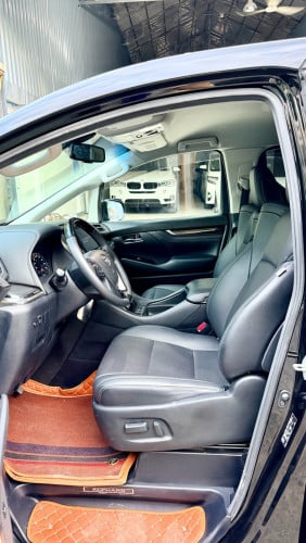 ឡាននៅថ្មីខ្លាំង Toyota Alphard​  2015 ពណ៌ខ្មៅ🖤​​V4 2.5L