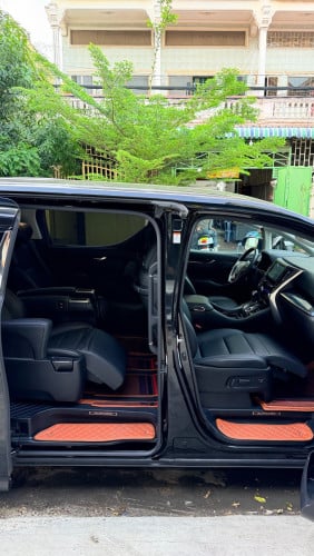 ឡាននៅថ្មីខ្លាំង Toyota Alphard​  2015 ពណ៌ខ្មៅ🖤​​V4 2.5L