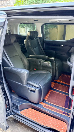 ឡាននៅថ្មីខ្លាំង Toyota Alphard​  2015 ពណ៌ខ្មៅ🖤​​V4 2.5L