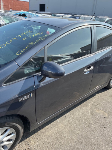 ✅ ព្រូស 2012 Plug-in hybrid option 5 បើកទូរថ្ងៃ12/06/2026