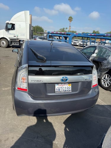 ✅ ព្រូស 2012 Plug-in hybrid option 5 បើកទូរថ្ងៃ12/06/2026