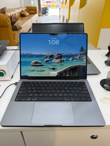 👉Macbook Pro M2  🔖តម្លៃ:9xx$ •CPU  M2 chip•RAM 16GB•SSD 512GB 14”