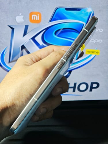 📱iQOO 13  / China  💾RAM12G+12G/Storage256G✅នៅស្អាត99%(លក់មានការធានាត្រឹមត្រូវ)