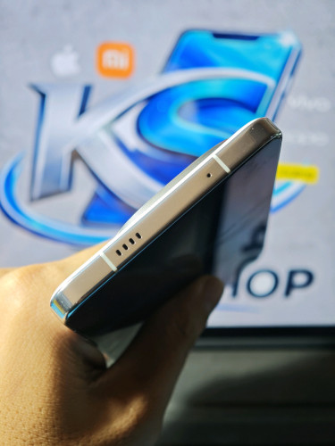 📱iQOO 13  / China  💾RAM12G+12G/Storage256G✅នៅស្អាត99%(លក់មានការធានាត្រឹមត្រូវ)