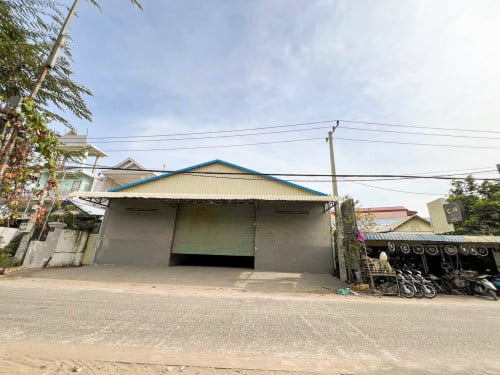 🔰ឃ្លាំងសម្រាប់ជួល នៅសង្កាត់ចោមចៅ𝟭