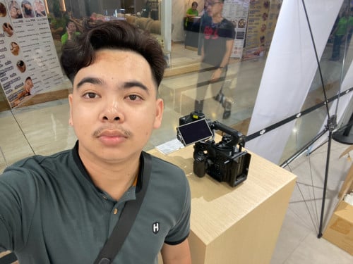 សេវាកម្មកាត់តVideoជំនួសតាមonline