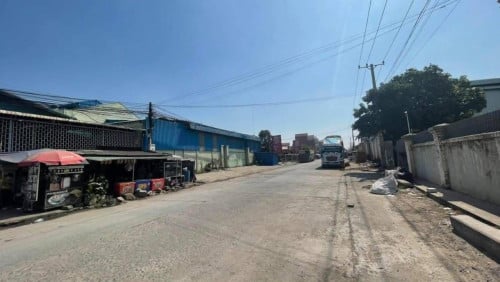 ឃ្លាំងសម្រាប់ជួល នៅស្ទឹងមានជ័យ ស្រួលរើសកម្មករ / Warehouse for rent at Khan Meanchey.