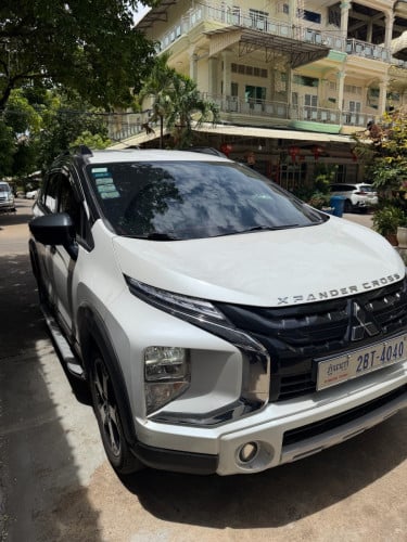 ម្ចាស់ដេីម​ Xpander 022 cross full option