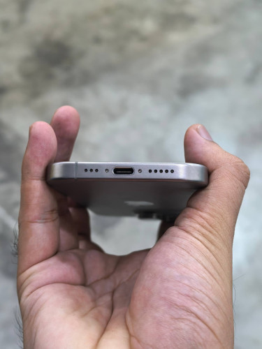 15 Pro 128GB Natural ZA/A 99%