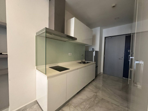 1Bedroom Condo with swimming pool for rent near BKK market