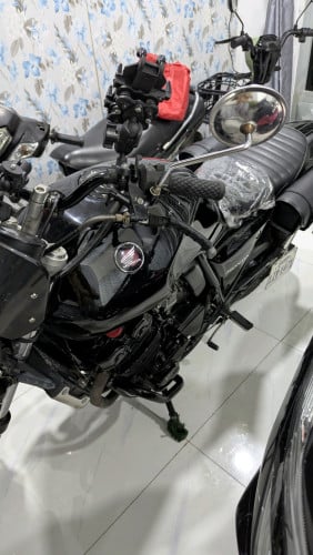 2004 cb400 តម្លៃ2600$ ចចារ