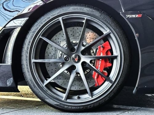 2017 McLaren 720S Launch Edition Carbon Package